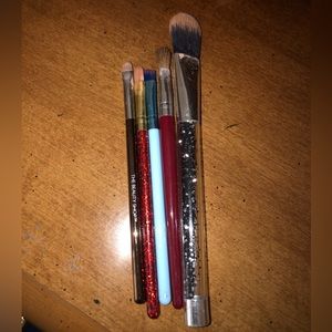 Makeup brushes